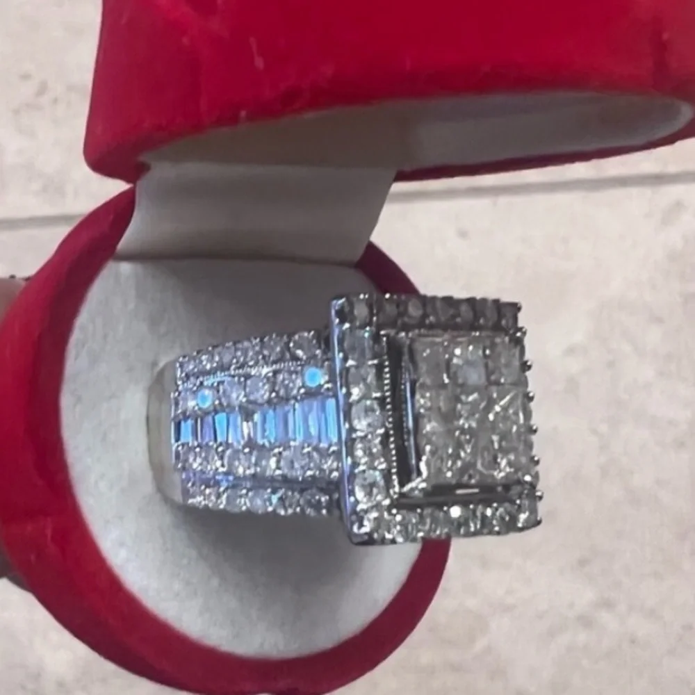 DIAMOND 💍 RING SIZE 8 - Picture 4 of 6